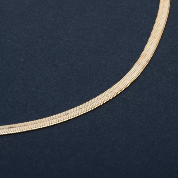 NEW 18K Gold Blade Flat Snake Chain Necklace - Picture 7 of 7